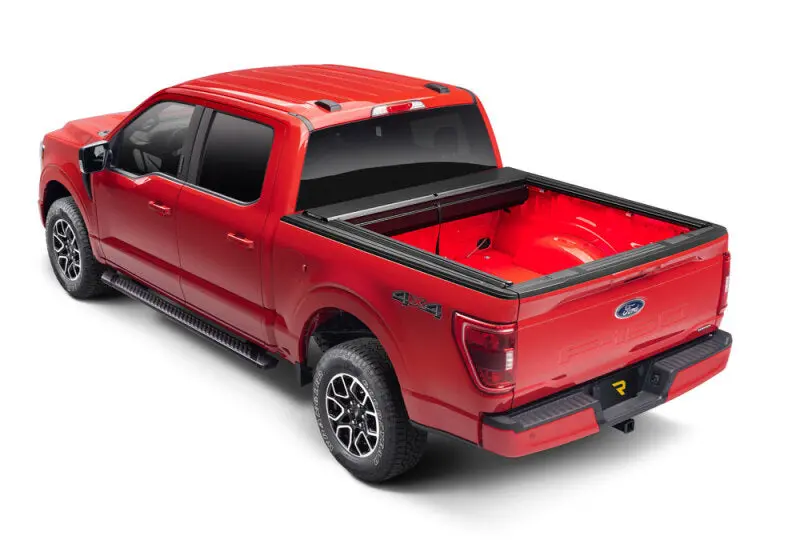 Roll-N-Lock 21-23 Isuzu D-Max Cc/Dc 4Ft 10In Bed M-Series Xt Tonneau Cover 1